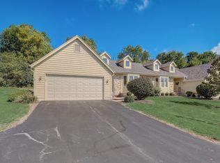1280 Lansdowne Ct, Brookfield, WI 53045