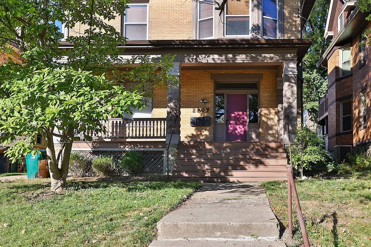 Building Photo - 2207 Burnet Ave #3