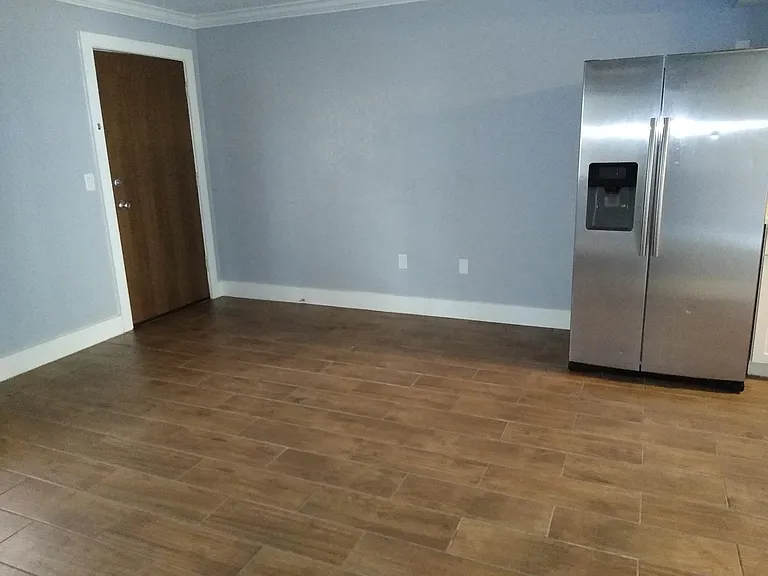 120 Blue Pointe Way #110 — Photo 3