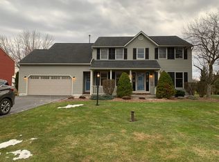 8493 Farm Gate Path, Cicero, NY 13039