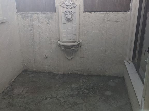 3rd image of 2262 25th Ave