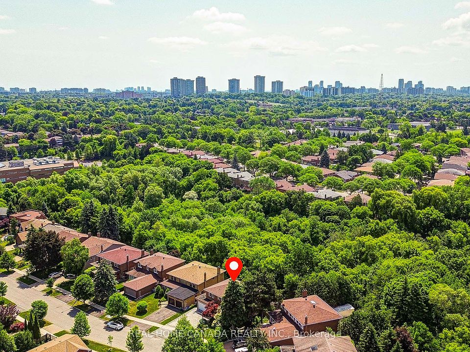 1st image of 20 Saddletree Dr