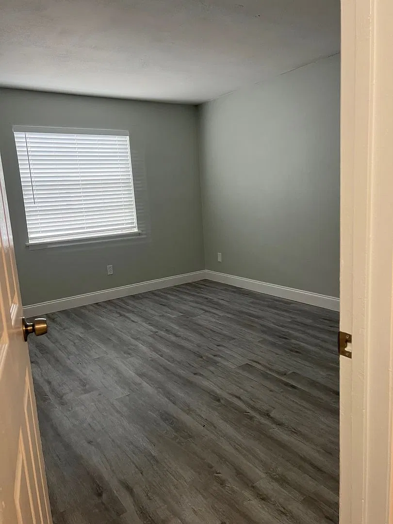 Salisbury Apartments — Photo 3