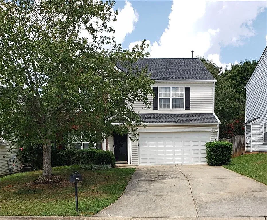 4 bed, 2.5 bath, 2228 sqft, $2,400 — Photo 1