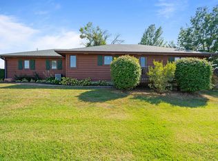 4545 NW Sproaton Ln, Topeka, KS 66617