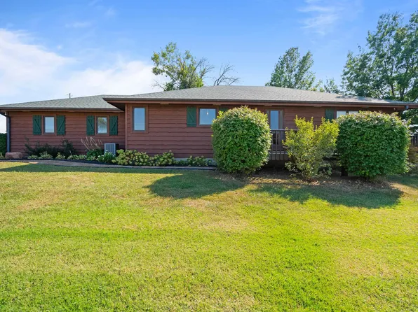 4545 NW Sproaton Ln, Topeka, KS 66617