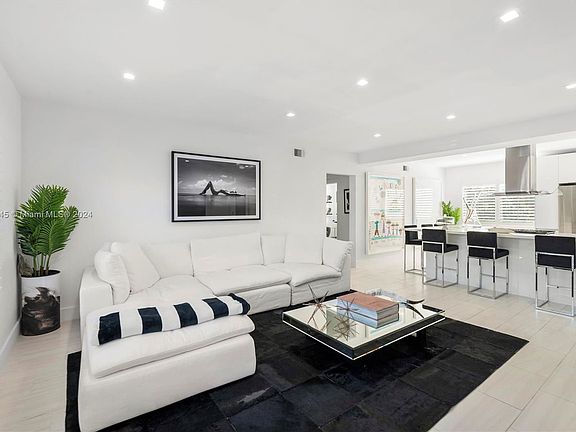2nd image of 3909 Garden Ave