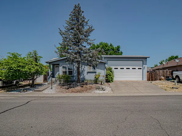 125 Osprey Dr, Eagle Pt, OR 97524