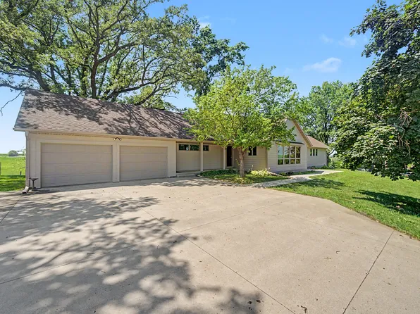 5981 Highway T12 N, Newton, IA 50208