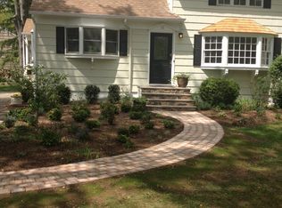 10 Barberry Ln, New Providence, NJ