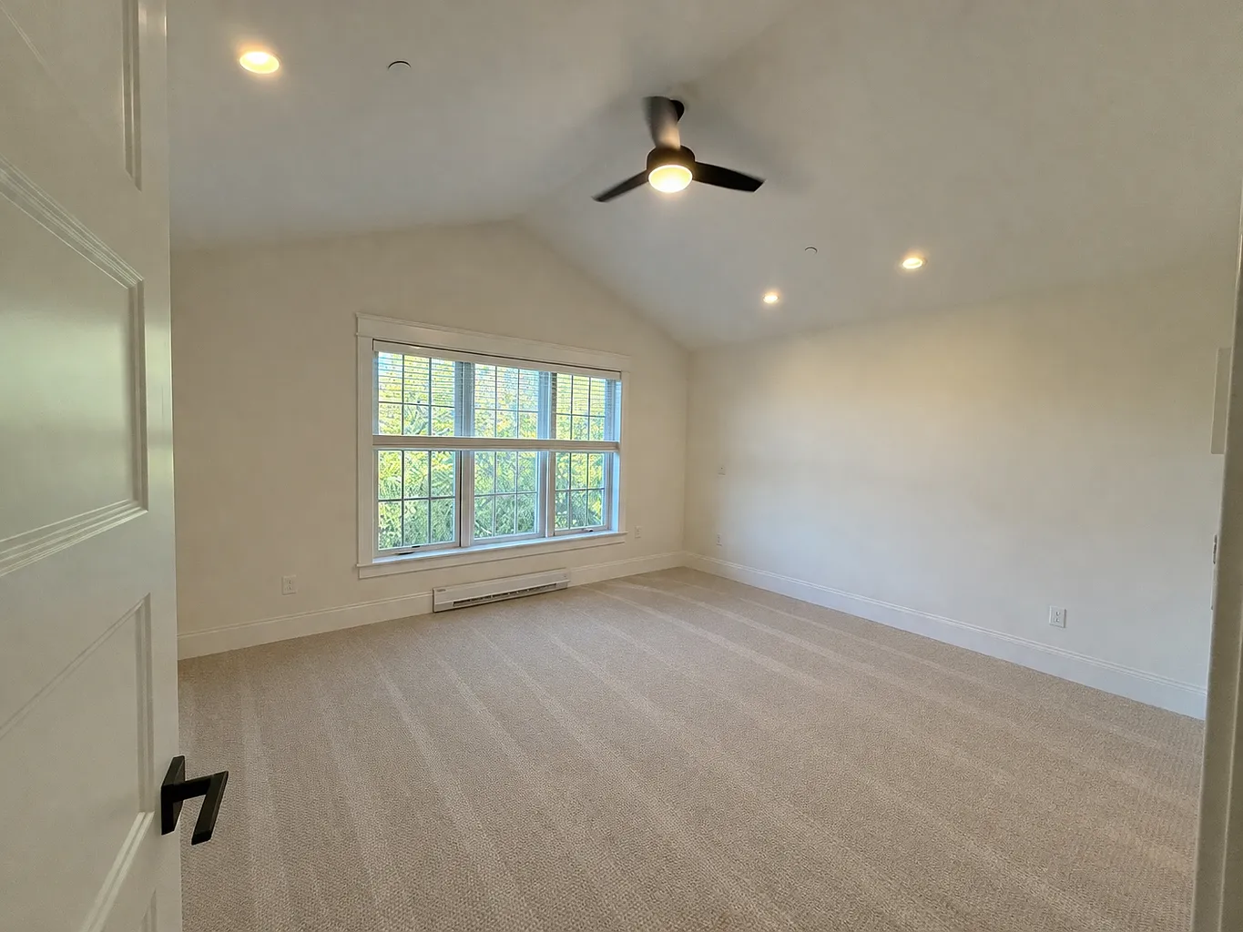 2 bed, 1222 sqft, $4,595 — Photo 3