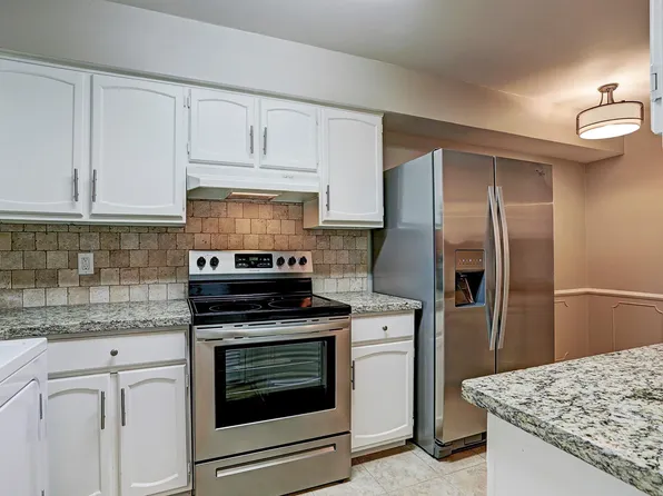 357 N Post Oak Ln APT 209, Houston, TX 77024