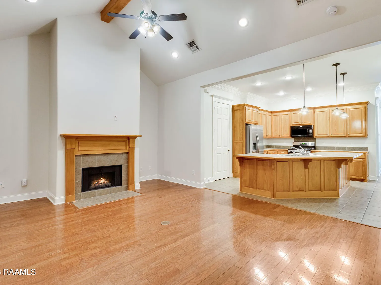 2 bed, 2.0 bath, 1289 sqft, $1,400 — Photo 4