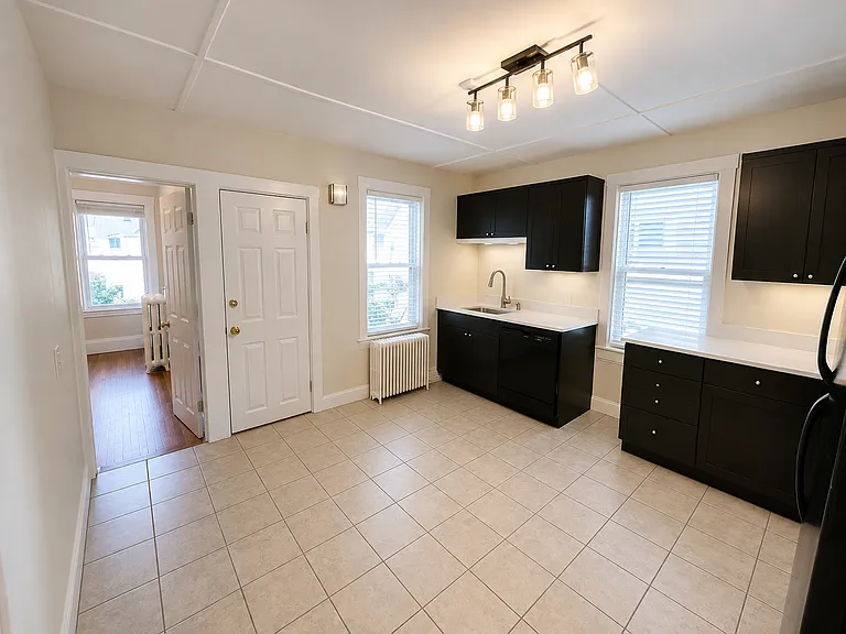 29 Watts St #2 — Photo 3