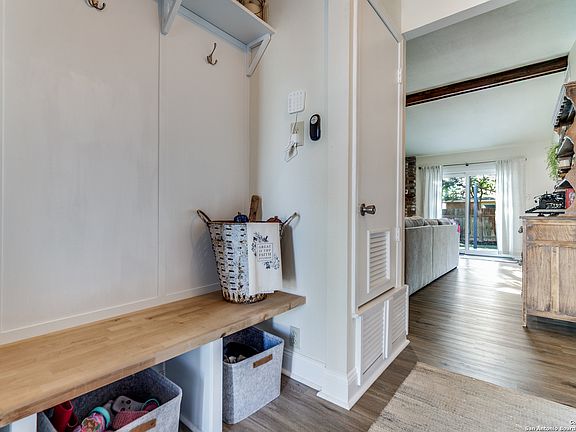 3rd image of 14322 Pembridge