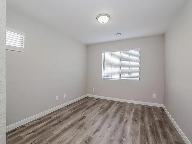 1825 Midnight Wind Ave — Photo 12