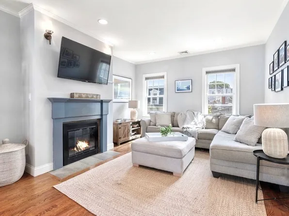 62 Sullivan St #3, Charlestown, MA 02129