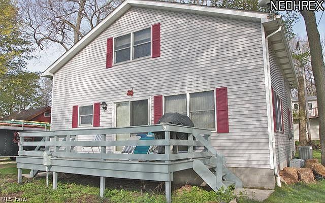 1st image of 922 W Lakeshore Dr