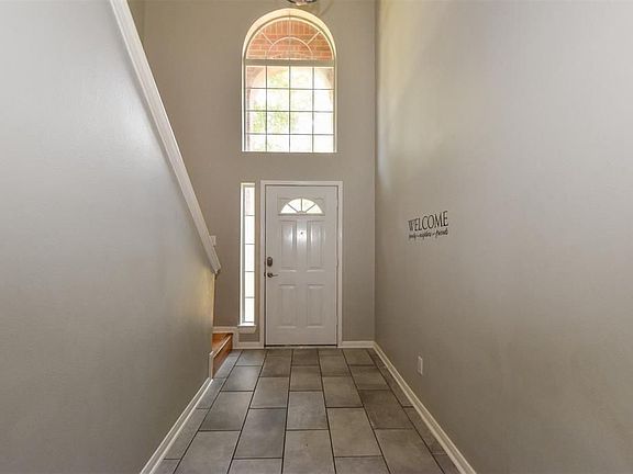 2nd image of 26986 Crown Haven Dr