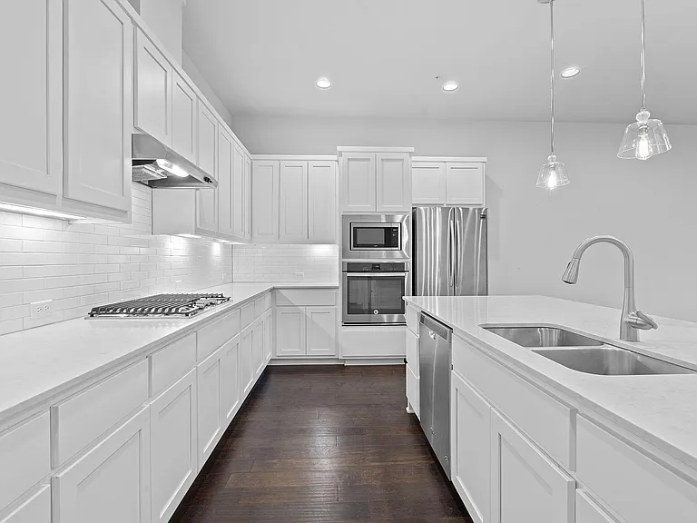 4211 Berkman Dr — Photo 5