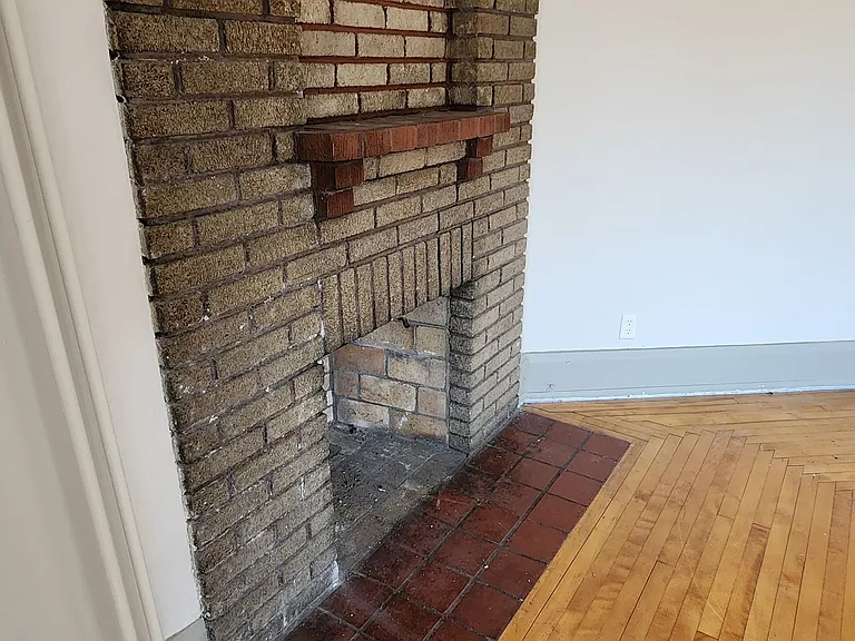 18 N Main St — Photo 24