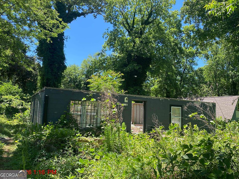 2nd image of 2025 Moody Dr SW