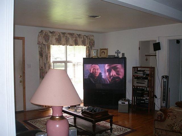 2nd image of 8610 Meadville St