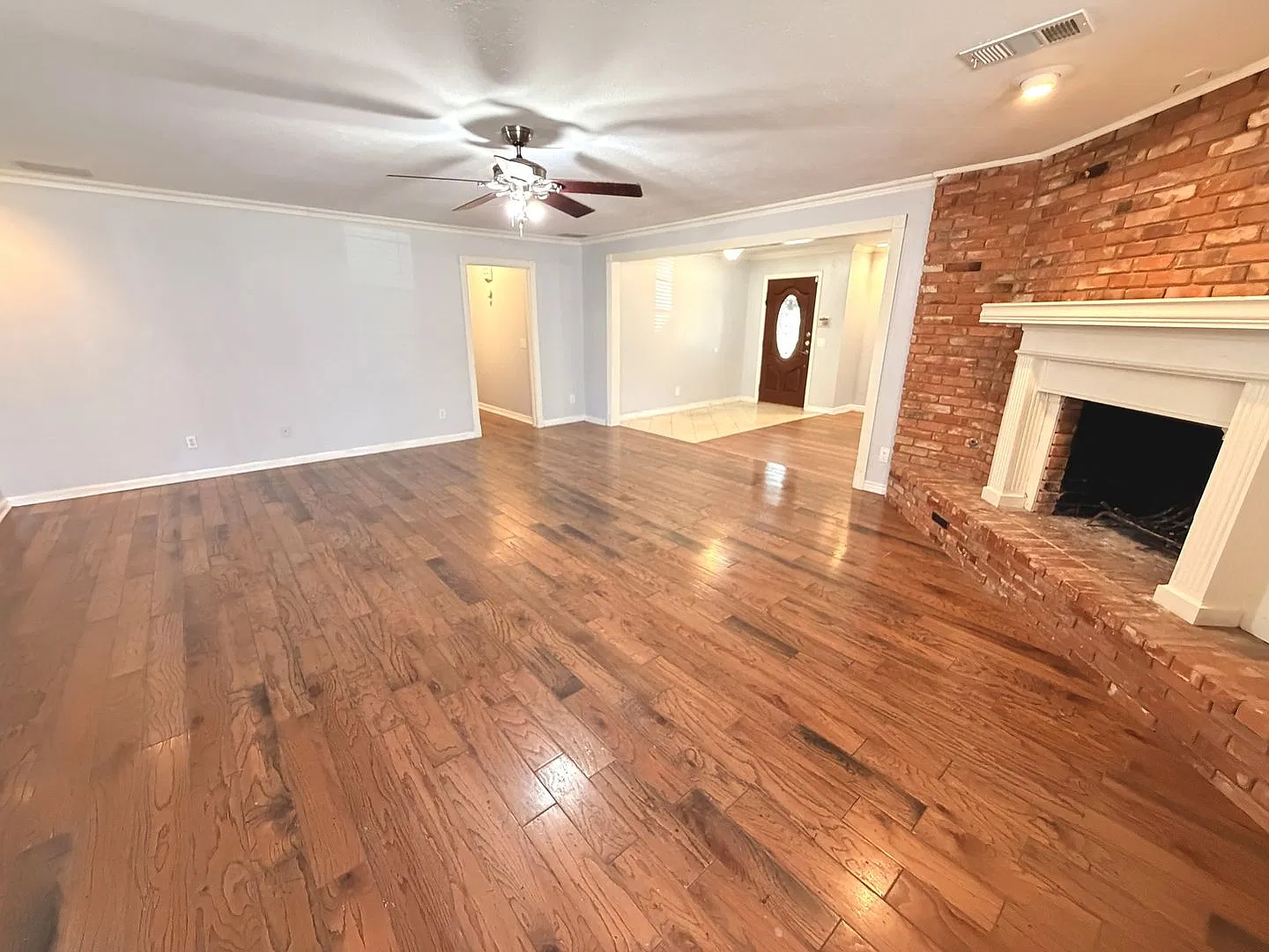 2701 Northcrest Dr — Photo 4