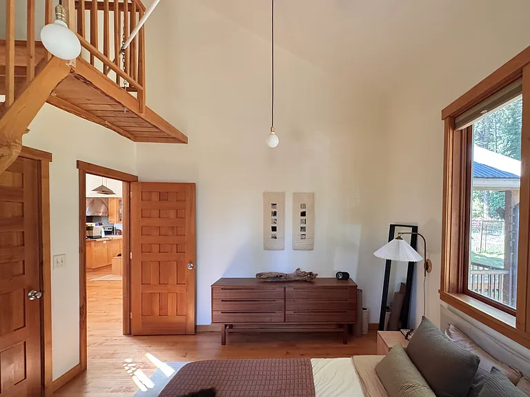 719 Decker Ave — Photo 16