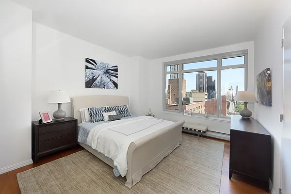 Rented by Manhattan Skyline | media 12