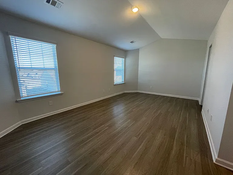 12 Saint Augustine Way — Photo 11