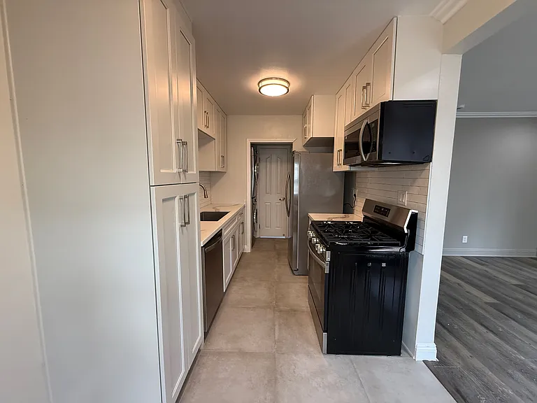 2123 S Orange Dr #4 — Photo 6