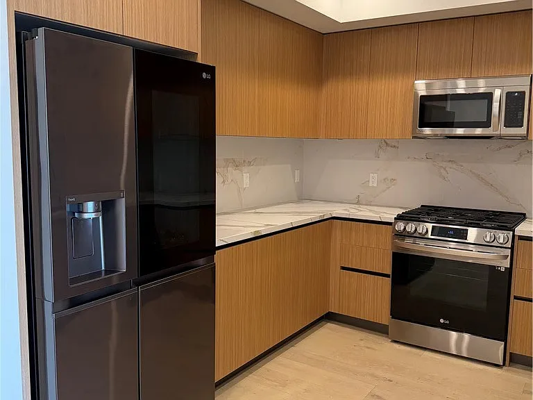 1123 S Shenandoah St #303 — Photo 3