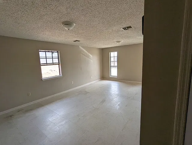 408 Scotsdale Street Unit D - 1 — Photo 3