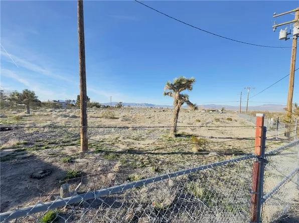 9690 Black Hawk Trl, Lucerne Valley, CA 92356