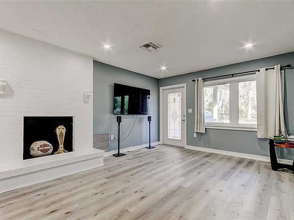 4th image of 10821 Candy Ln