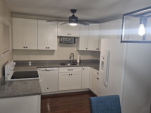 Kitchen. New appliances.