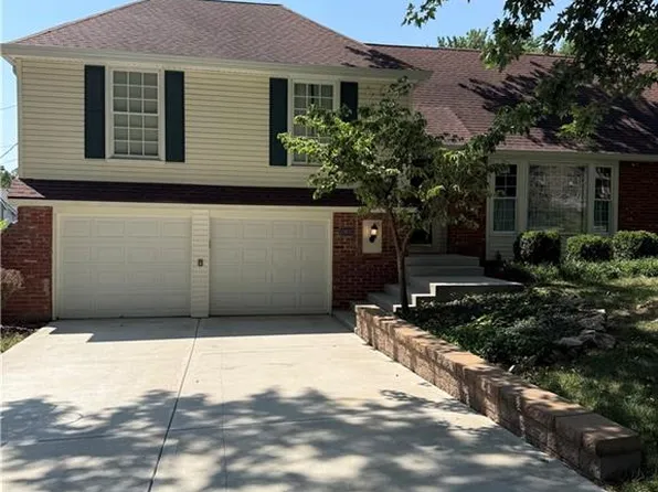 10603 W 98th Ter, Overland Park, KS 66214