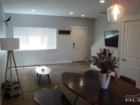 3rd image of 5293 Schreiner Dr