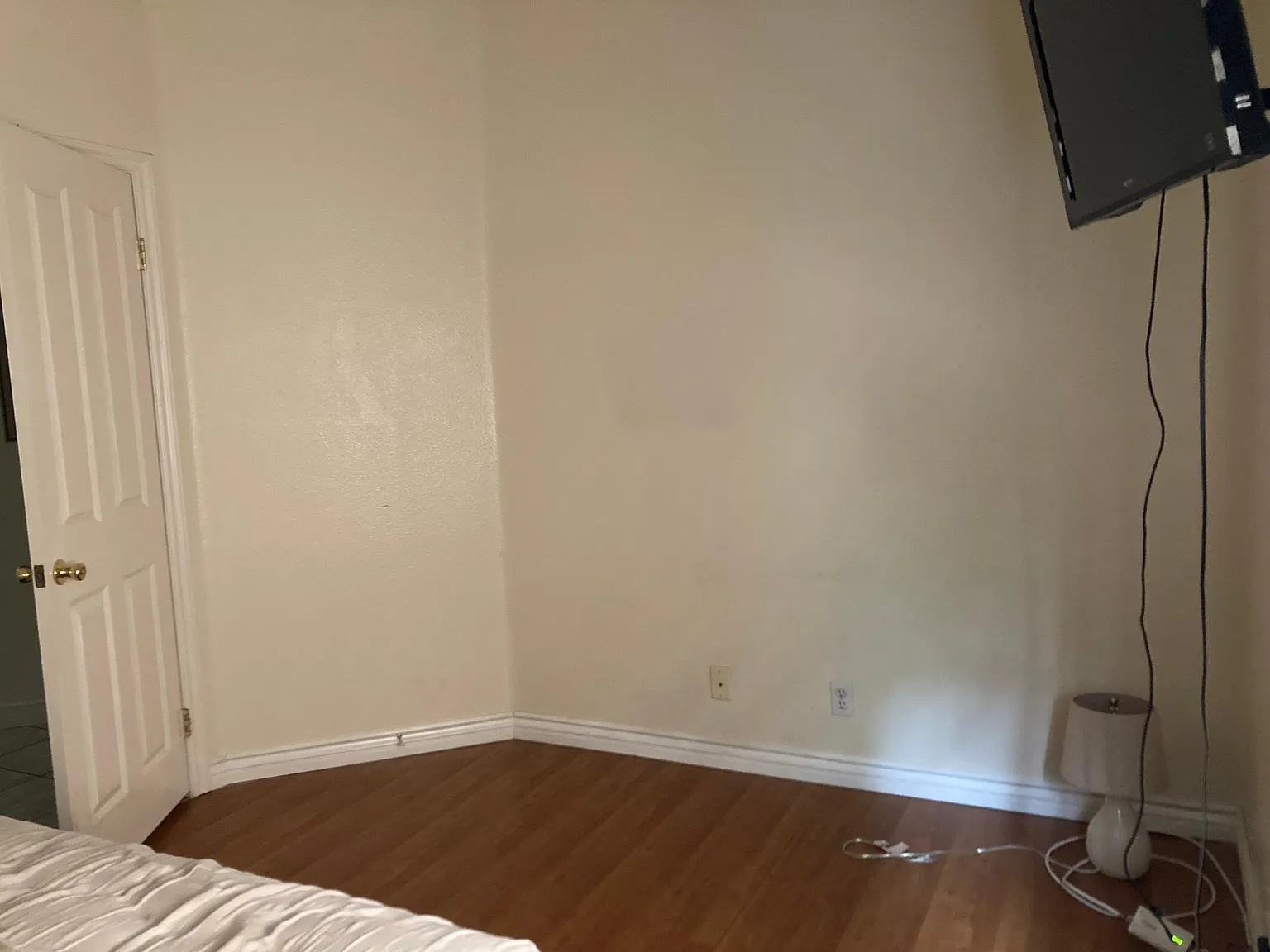 4 bed, 2023 sqft, $800 — Photo 1