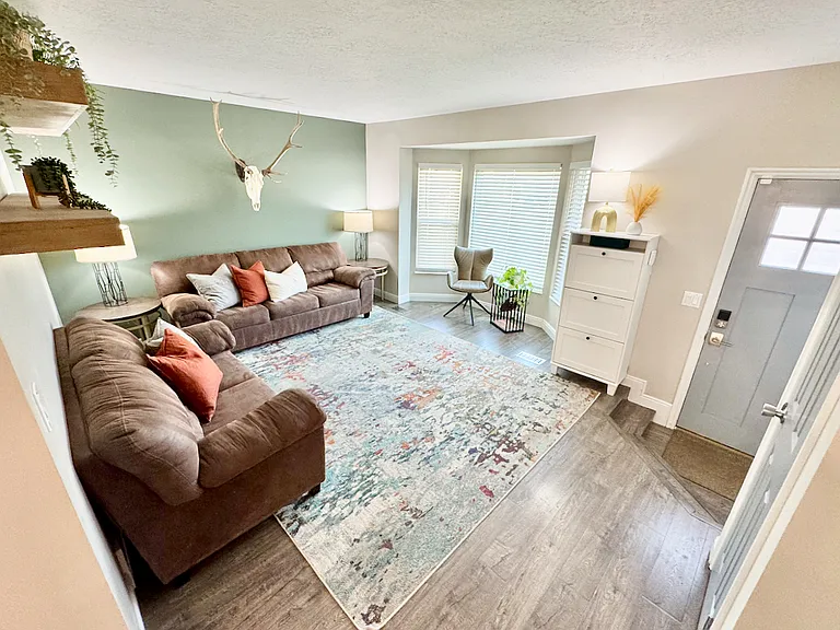 4393 S 2875 W — Photo 6