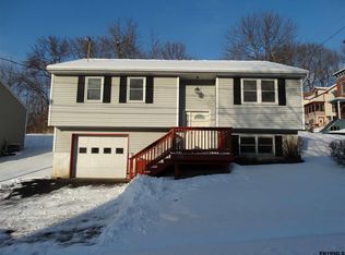 22 4th Ave, Rensselaer, NY 12144
