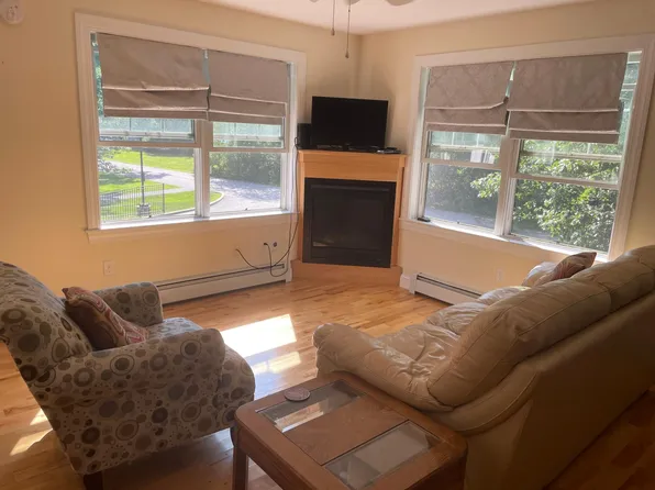 42 Walnut St APT 1, Old Orchard Beach, ME 04064