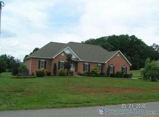 1634 Forest Hill Rd, Maryville, TN 37803