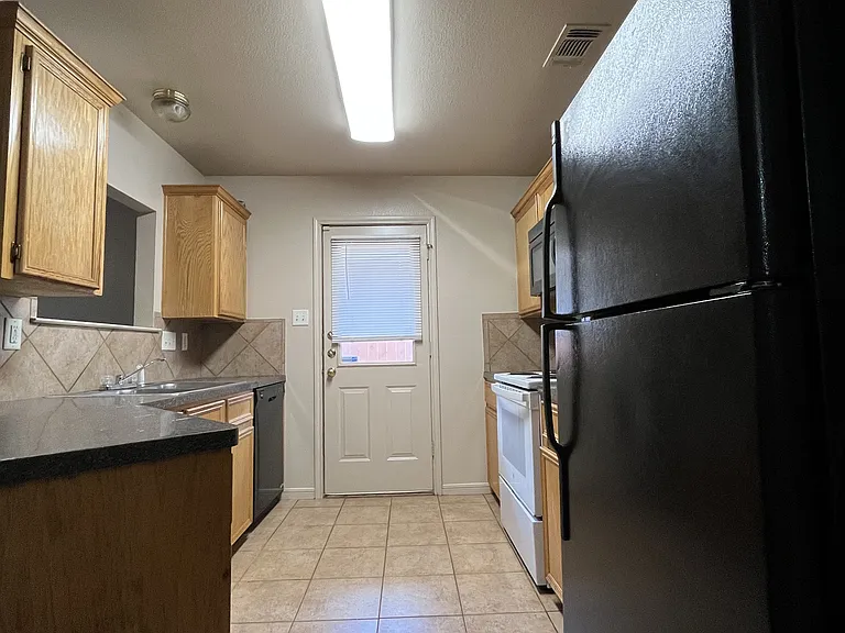 1301 Nicholas Cir #A — Photo 5