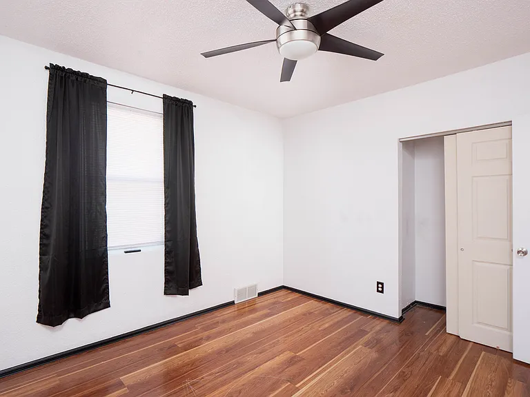 327 W Felton Ave — Photo 10