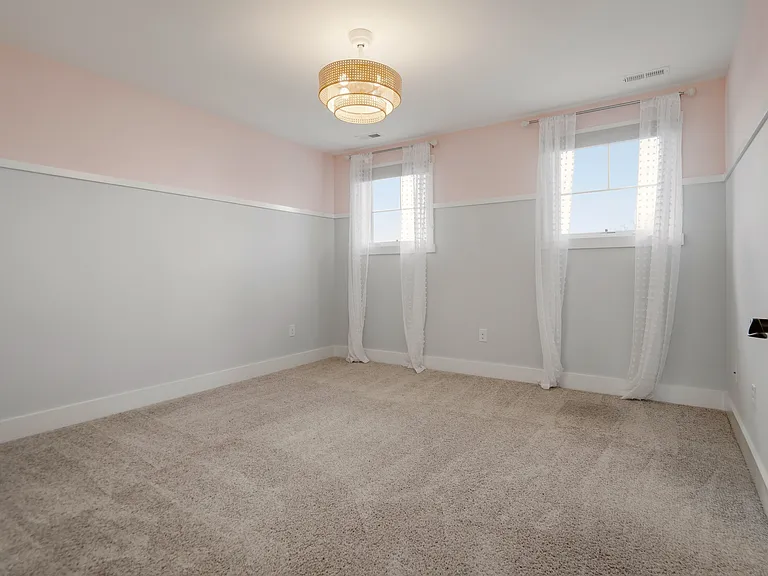 3718 Graythorne Dr — Photo 42