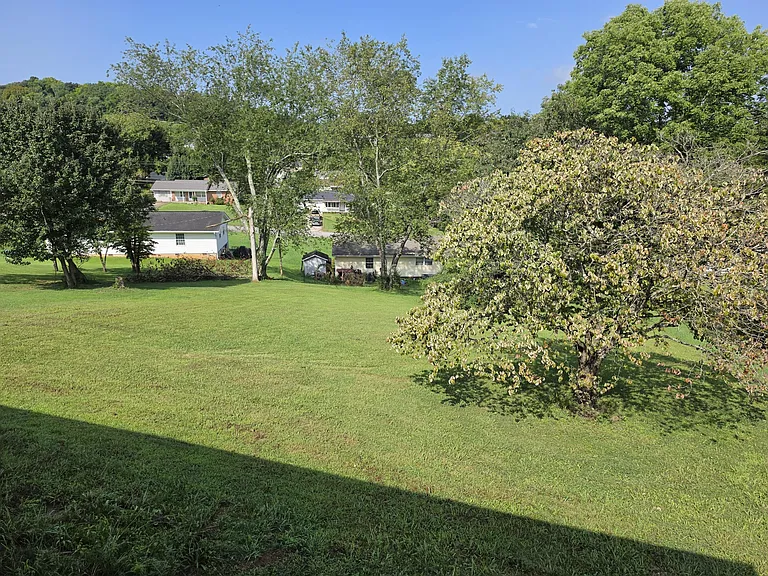 421 River Bend Dr — Photo 14
