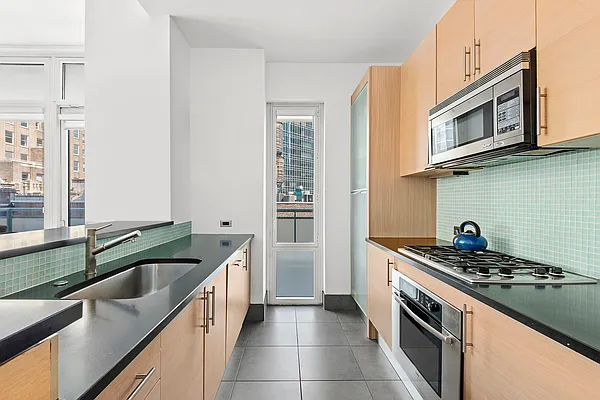 Sold by Douglas Elliman | media 27