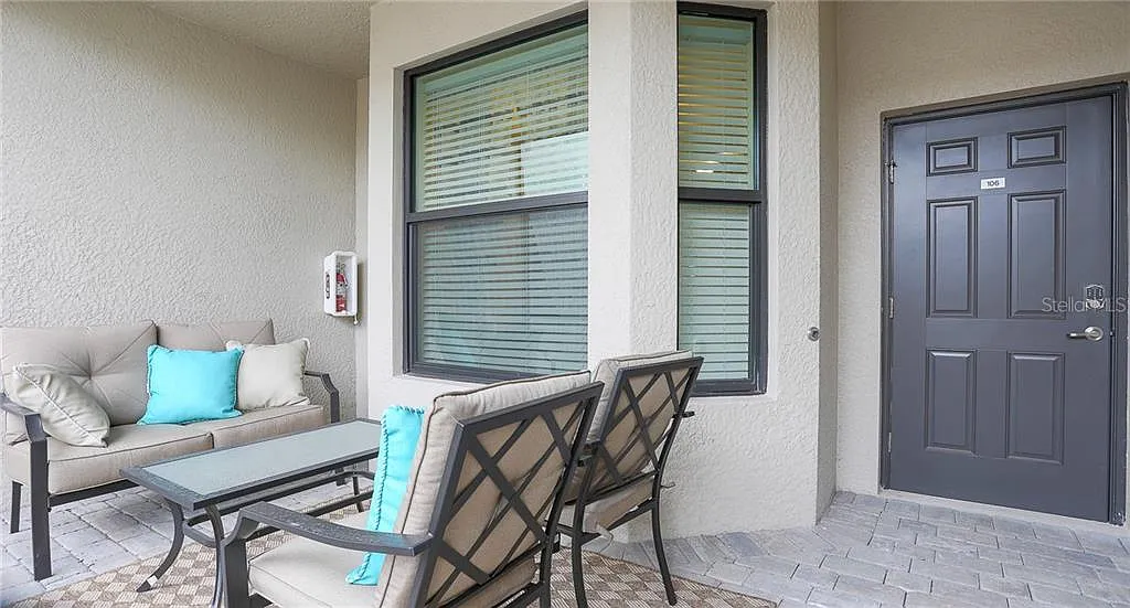 2 bed, 2.0 bath, 1462 sqft, $6,000 — Photo 4